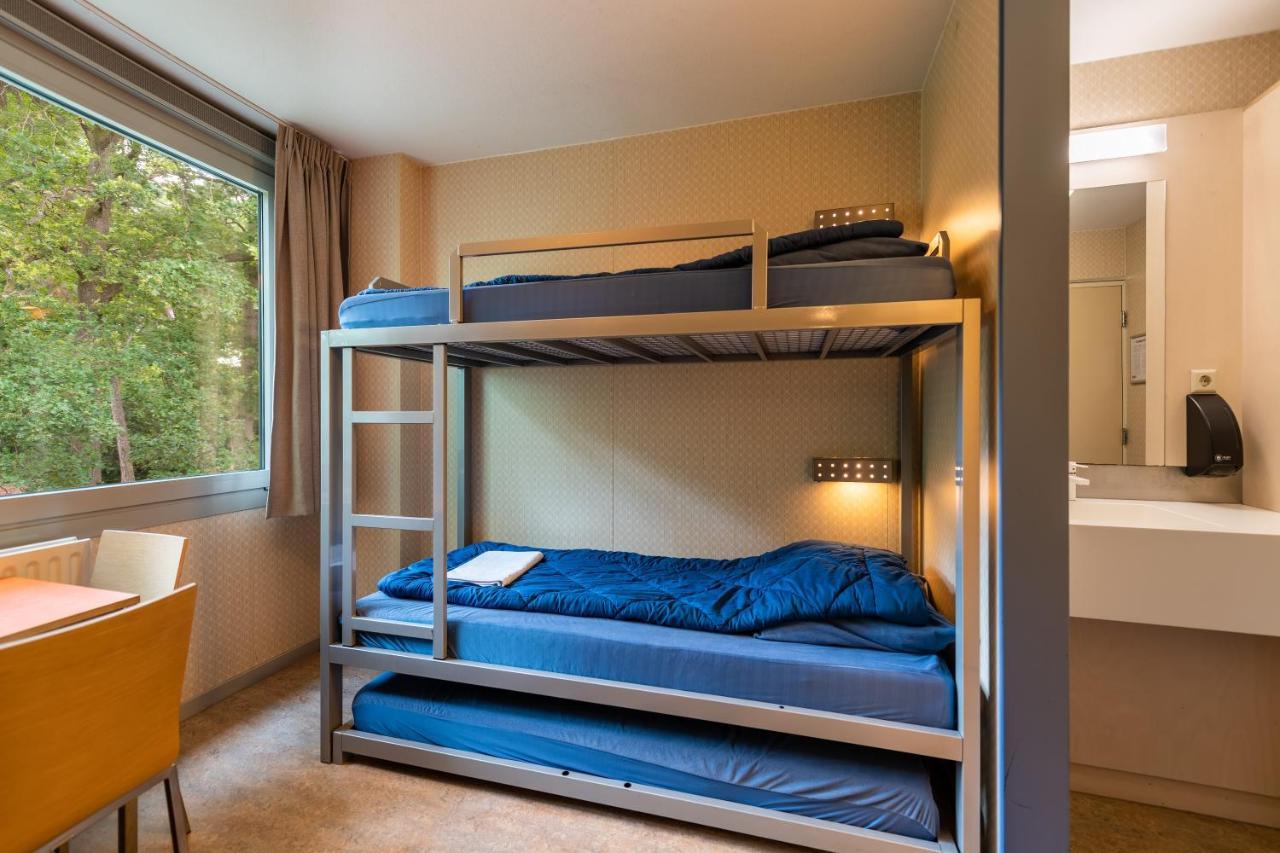 Tweepersoonskamer met 2 Aparte Stapelbedden - Eigen Badkamer met Douche